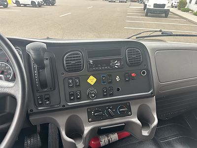 2020 Freightliner M2 106