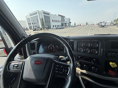 2023 Peterbilt 579