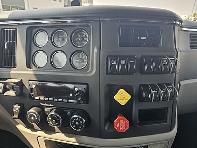 2023 Peterbilt 579