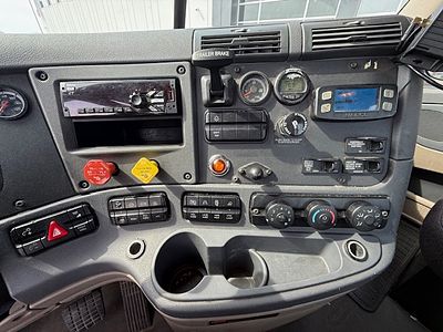 2020 Freightliner CA113DC
