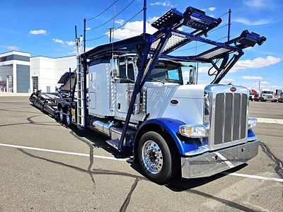 2023 Peterbilt 389
