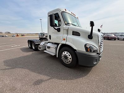 2020 Freightliner CA113DC