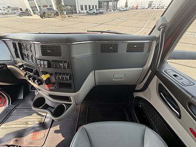 2023 Peterbilt 579