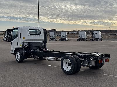 2025 Isuzu NRR GAS
