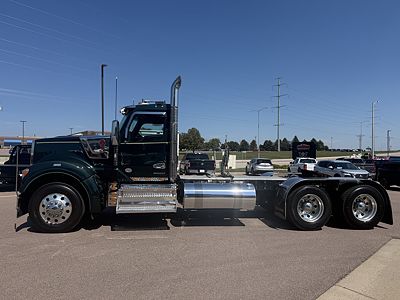 2024 Kenworth W990