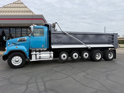 2019 WST 4700SF