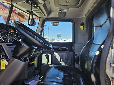2022 Peterbilt 389
