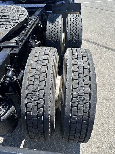 2022 WST 5700XE SLP 