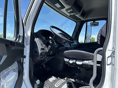 2025 Freightliner M2106