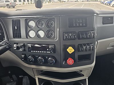 2023 Peterbilt 579