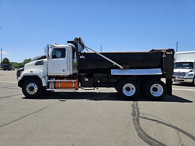 2017 WST 4700SB