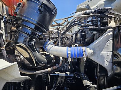 2017 WST 4700SB