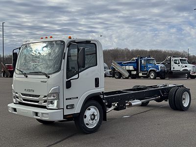 2025 Isuzu NRR GAS