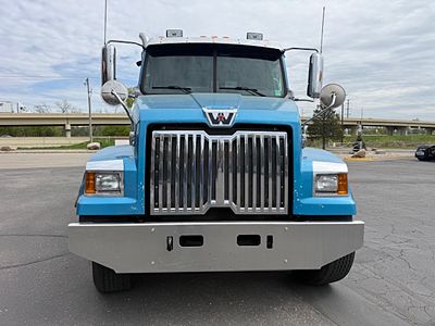 2019 WST 4700SF