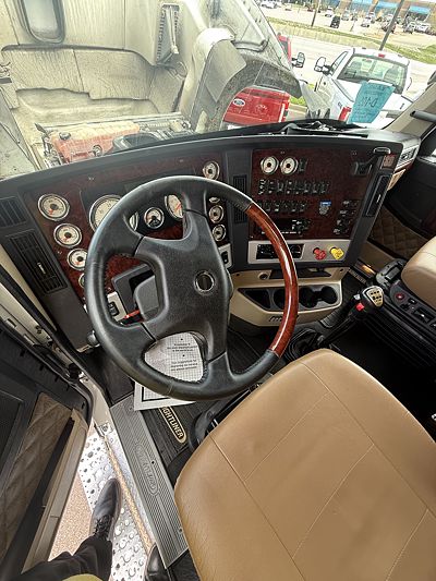 2023 Freightliner 122SD