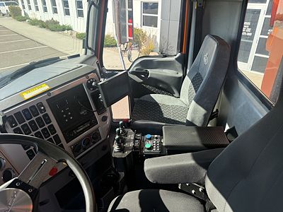 2015 Mack Granite