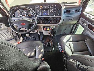 2020 Peterbilt 389