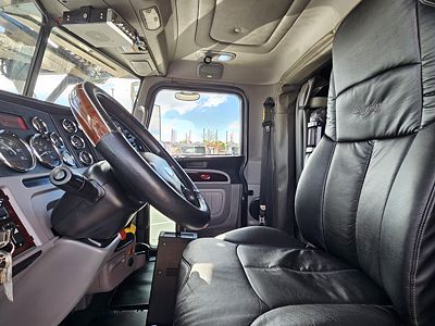 2017 Peterbilt 389
