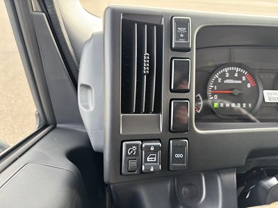 2025 Isuzu NRR GAS