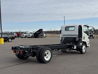2025 Isuzu NRR GAS