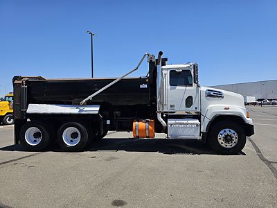 2017 WST 4700SB
