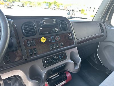 2020 Freightliner M2 106