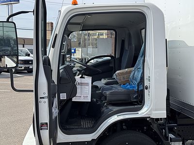 2025 Isuzu NRR GAS