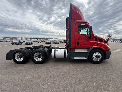 2018 Freightliner CA113DC