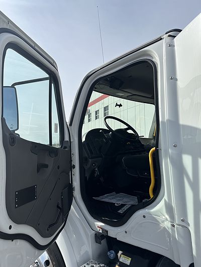2019 Freightliner M2112