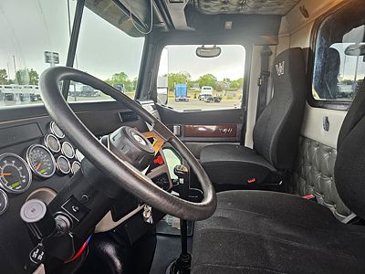 2018 WST 4700SF