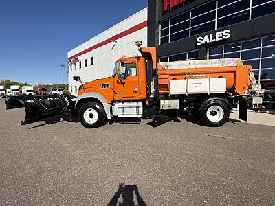 2016 Mack Granite