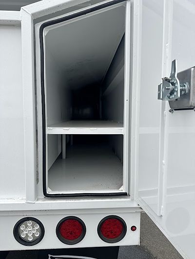 2027 Freightliner M2106