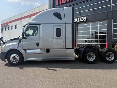 2022 Freightliner CASCADIA 126