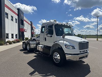 2015 Freightliner M2 106