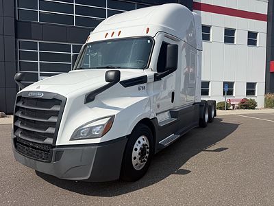 2021 Freightliner CASCADIA 126