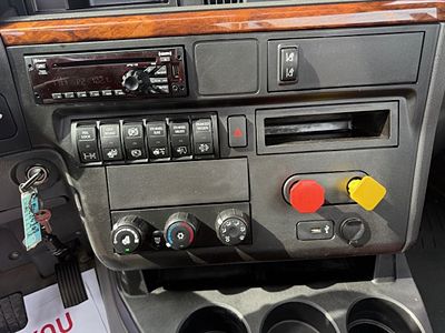 2018 International LT625
