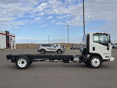 2025 Isuzu NRR GAS