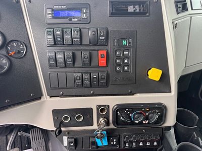 2019 WST 4700SF