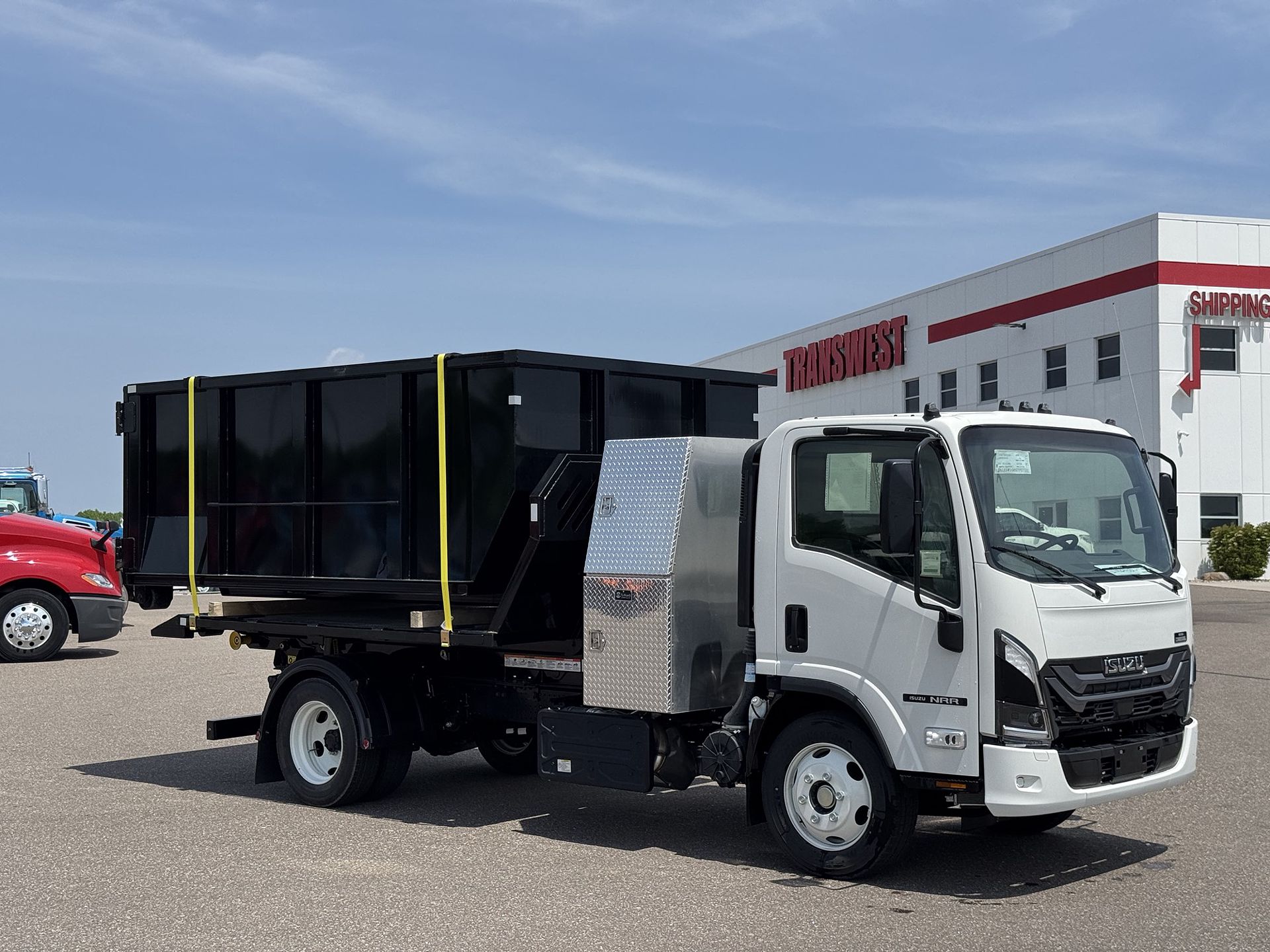 2025 Isuzu NRR