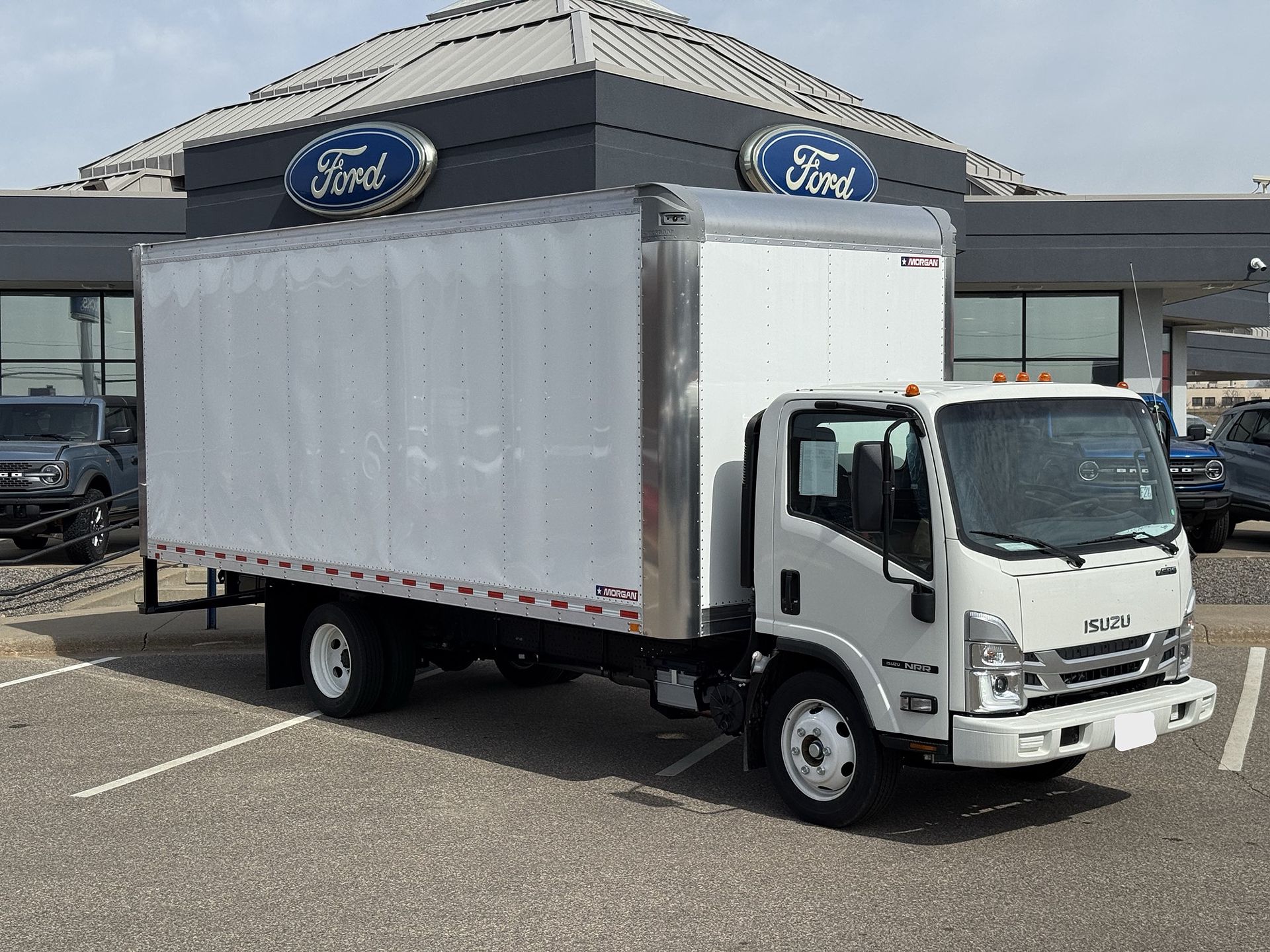 2025 Isuzu NRR GAS