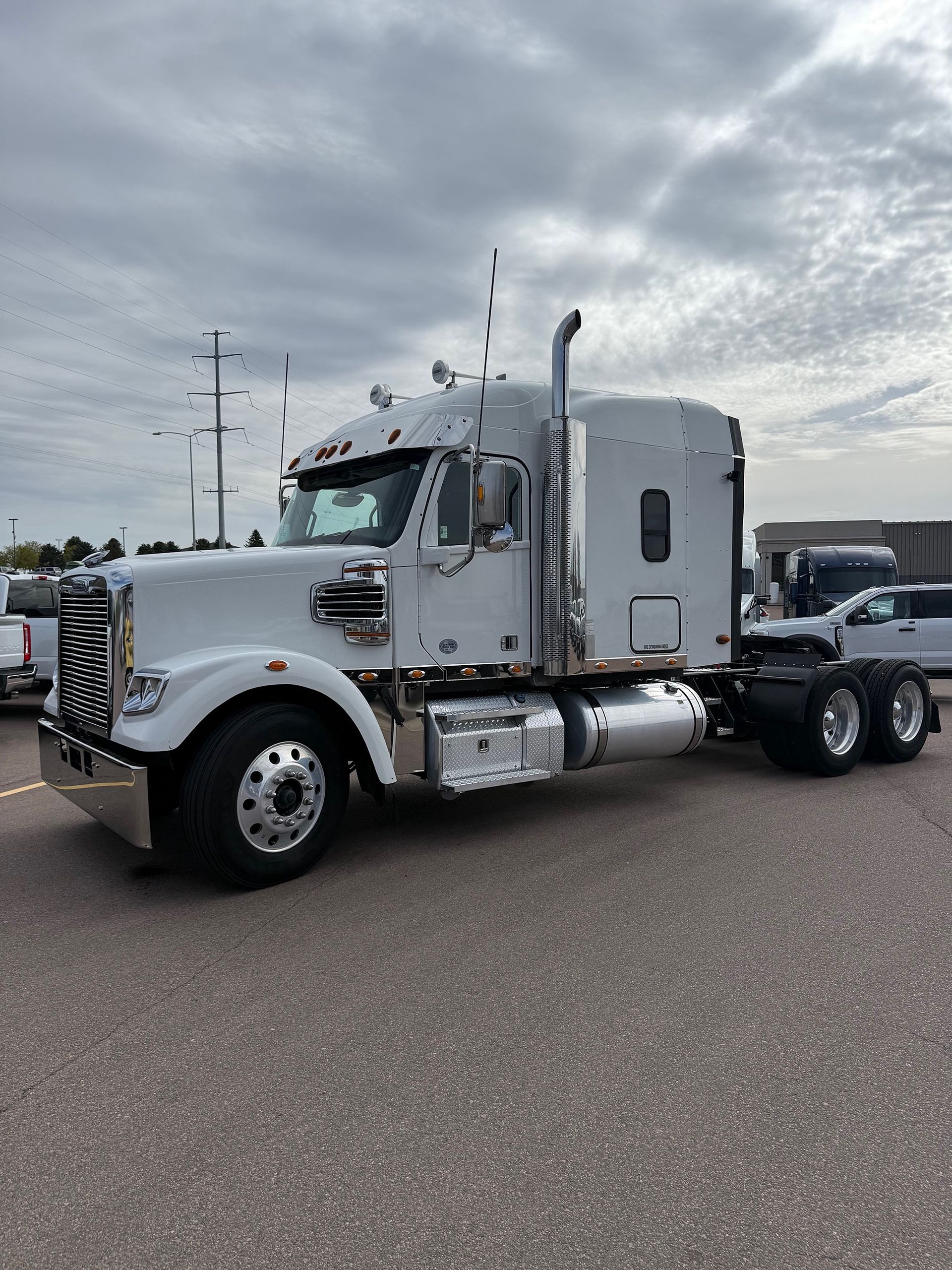 2023 Freightliner 122SD