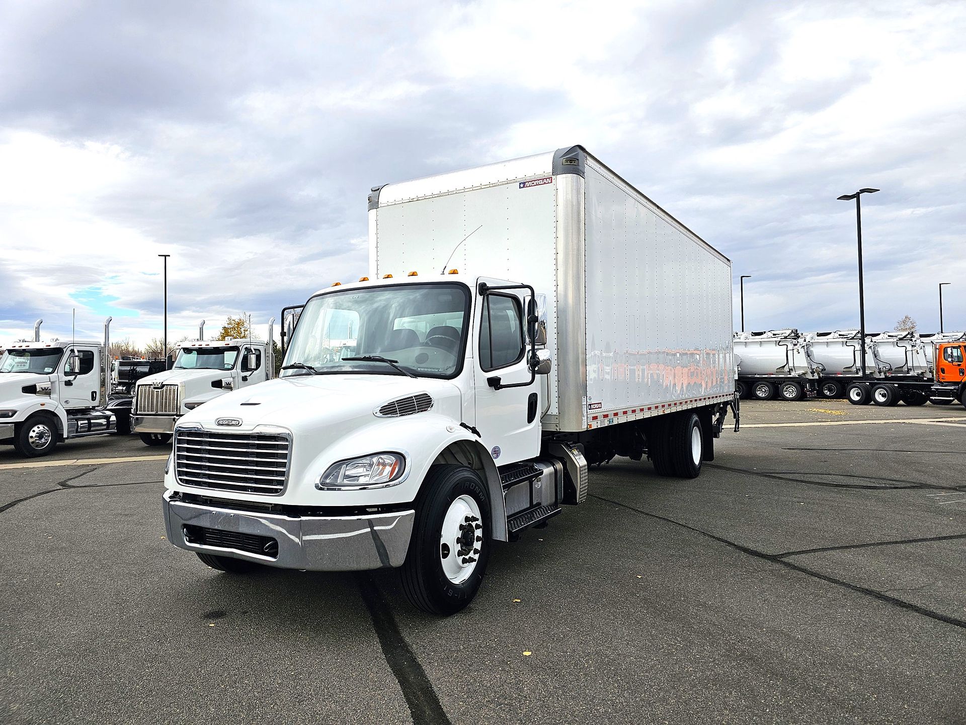 2023 Freightliner M2 106