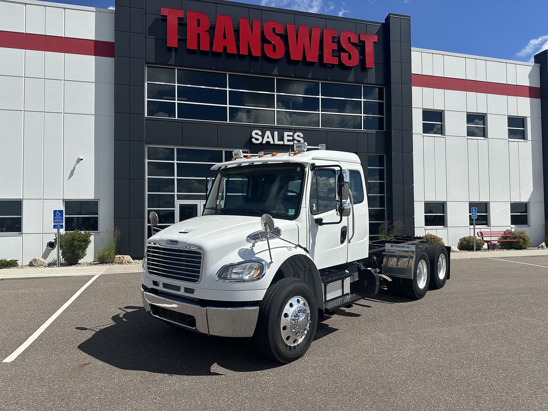 2015 Freightliner M2 106