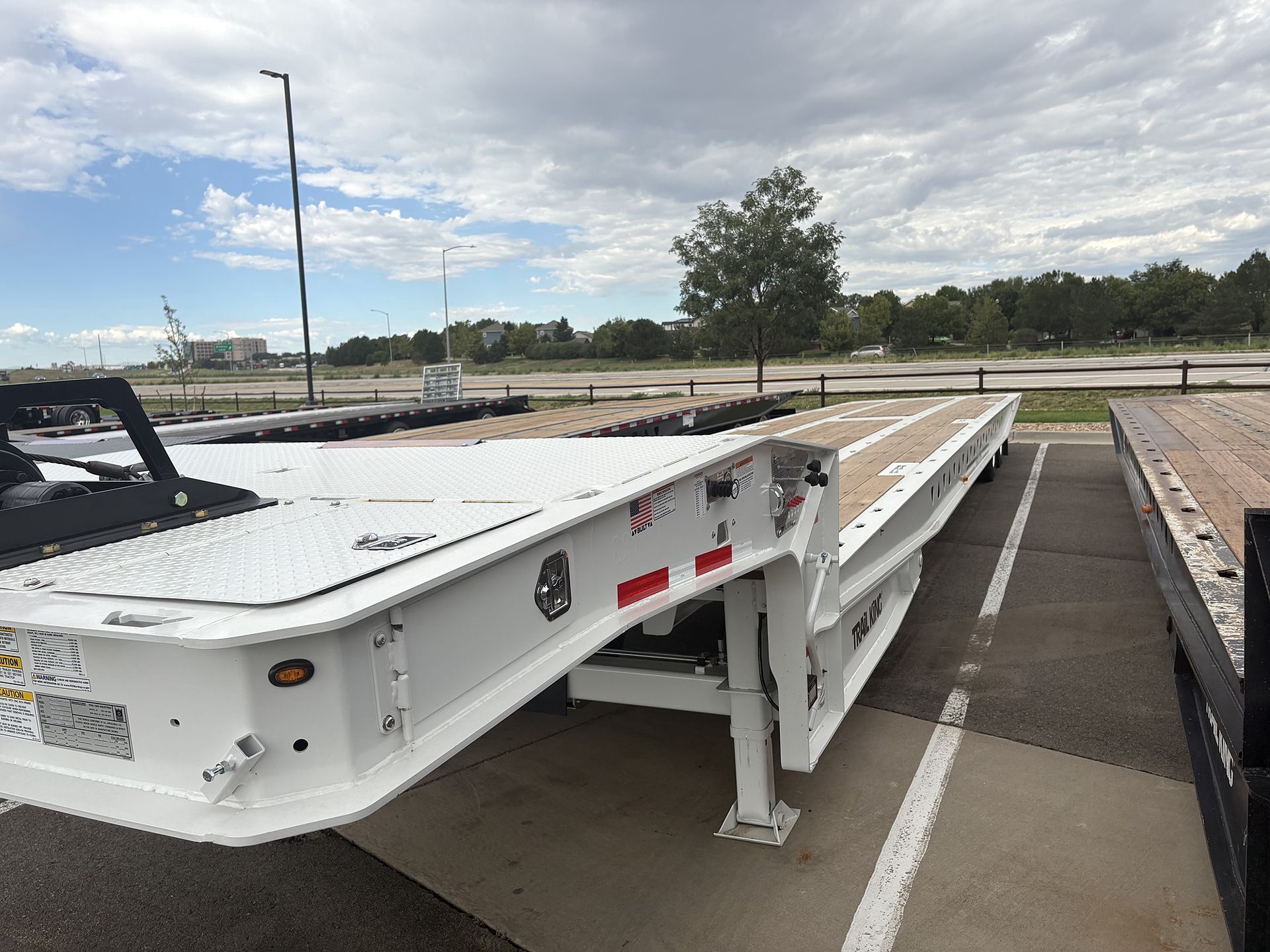 2027 Trail King TK80SA