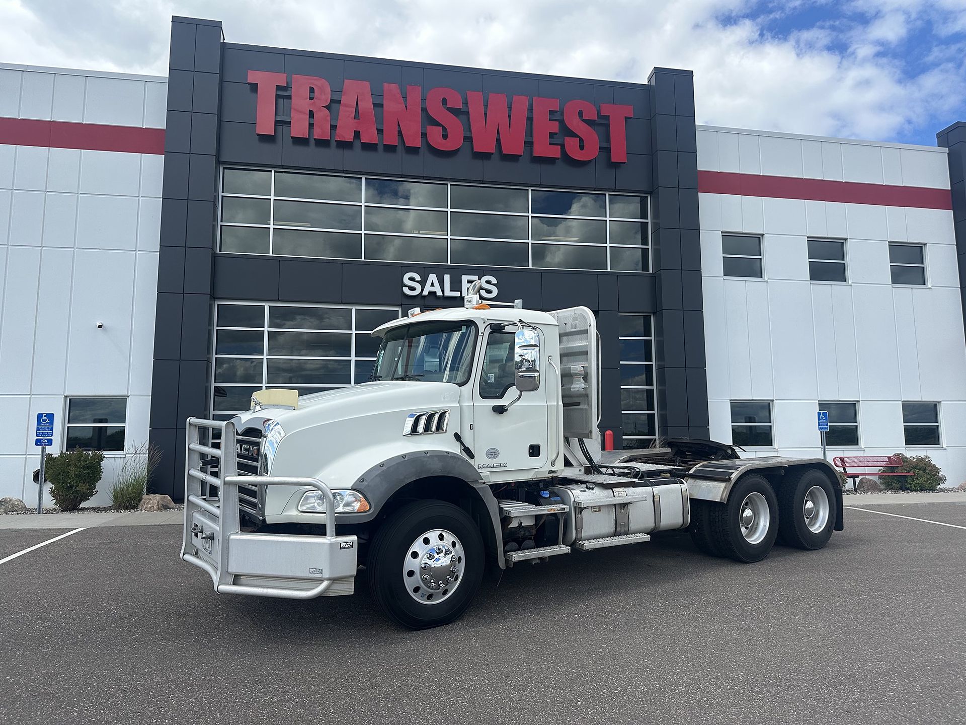 2016 Mack GU813
