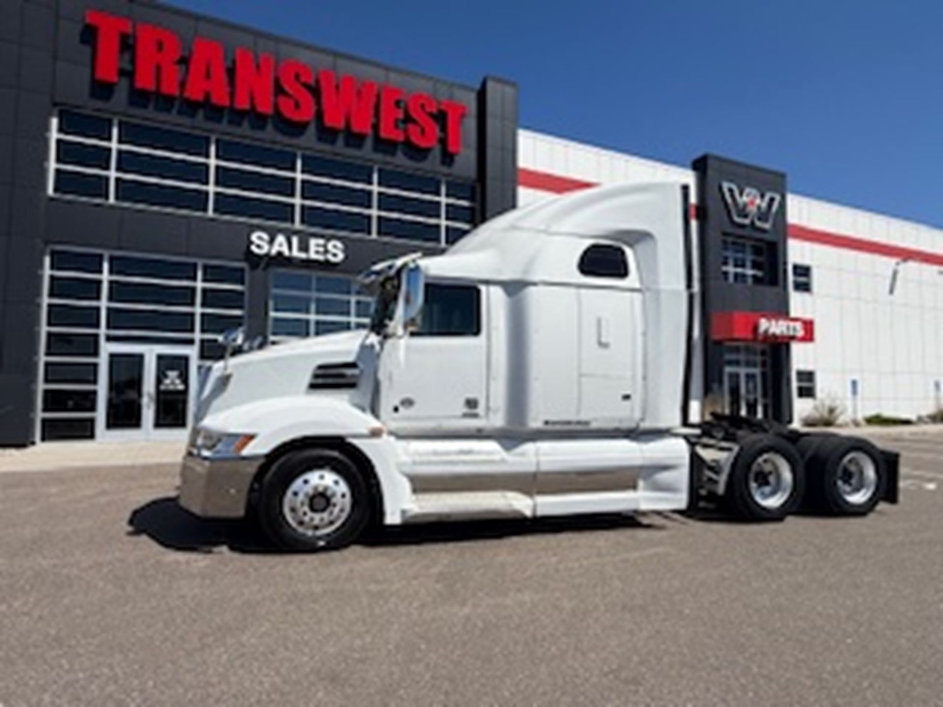 2022 WST 5700XE SLP 