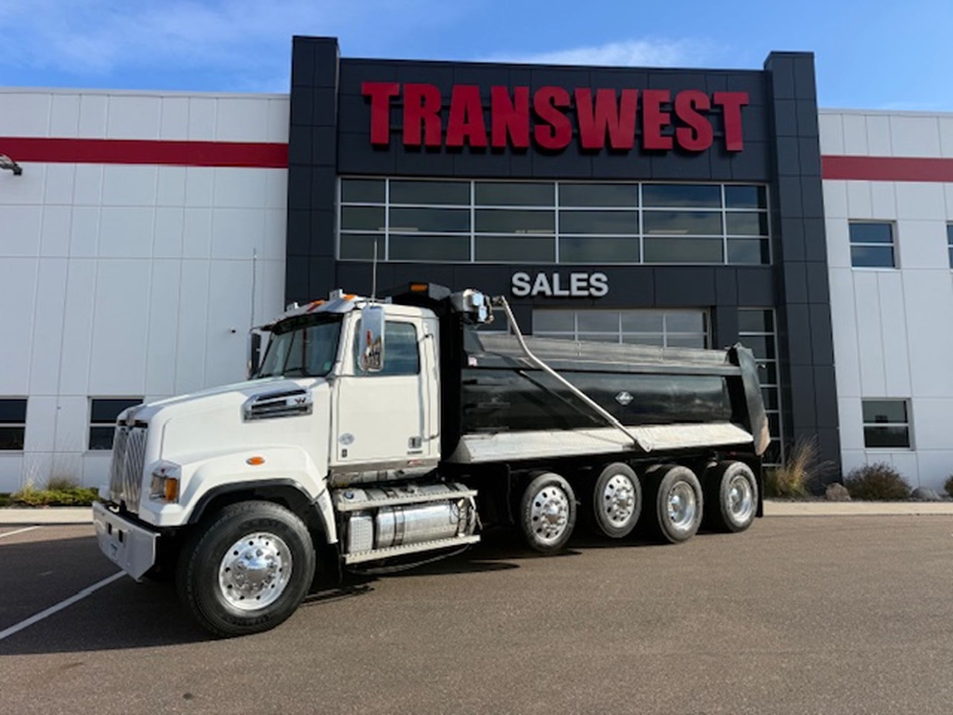 2020 WST 4700SF