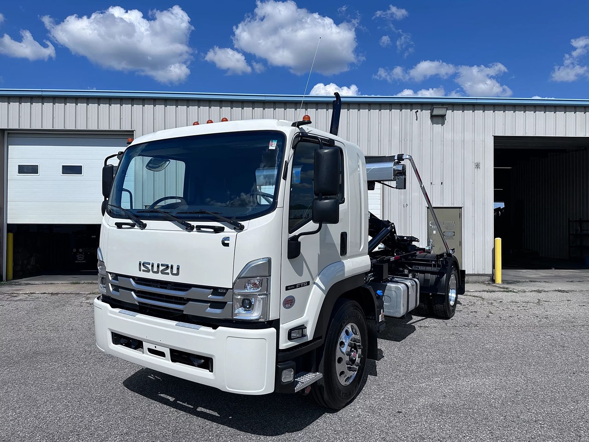 2025 Isuzu FTR