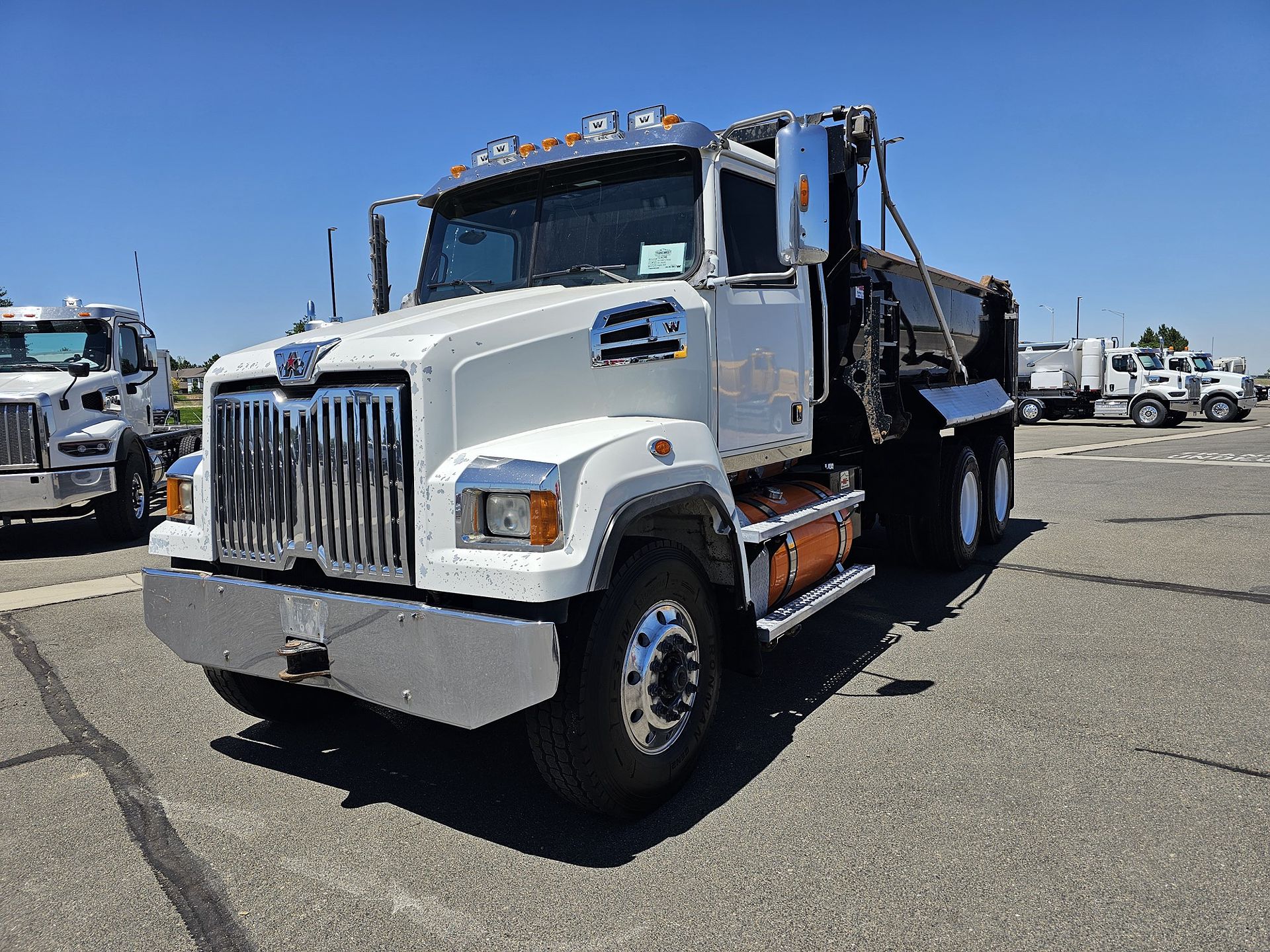 2017 WST 4700SB
