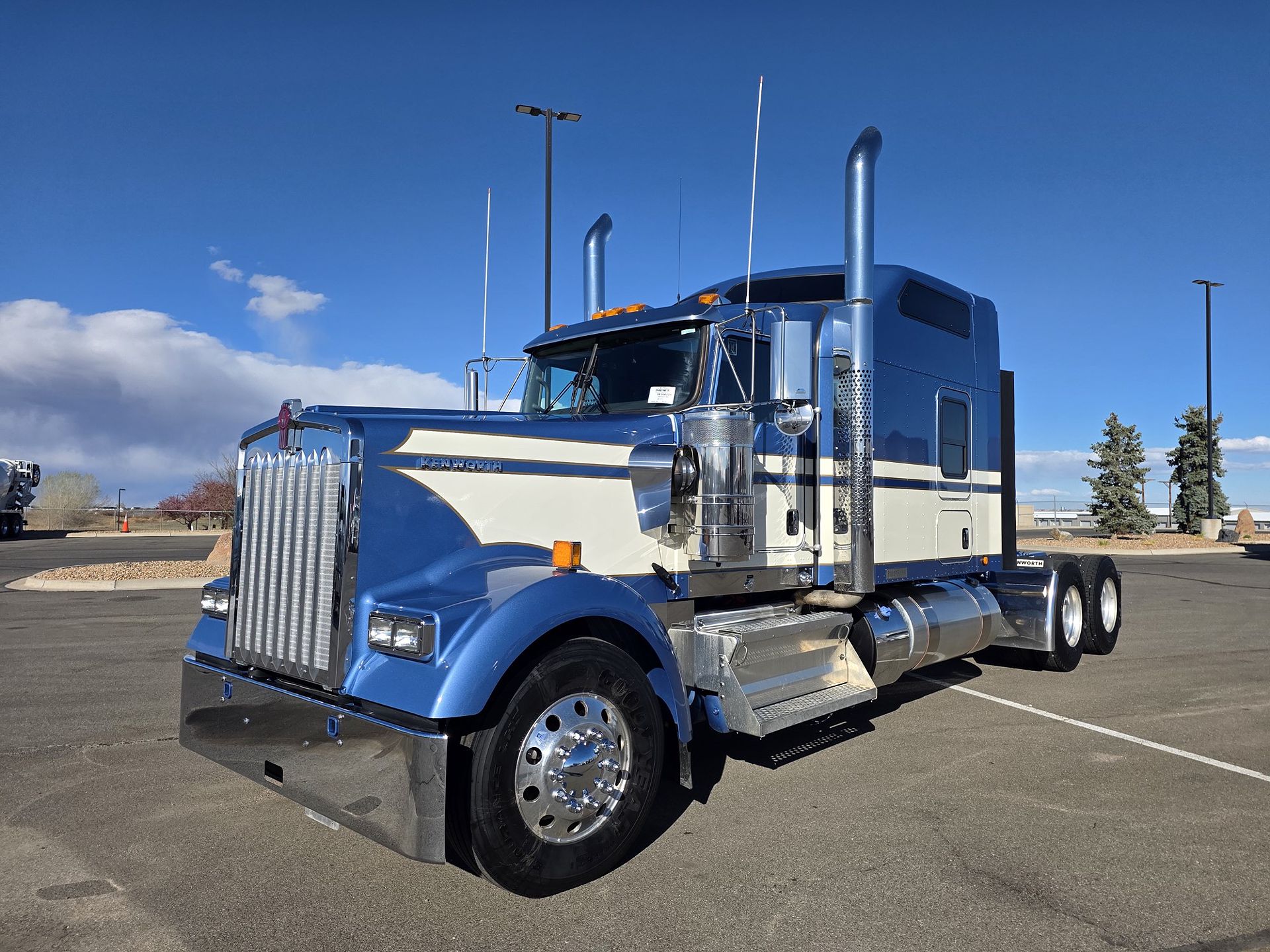 2026 Kenworth W900
